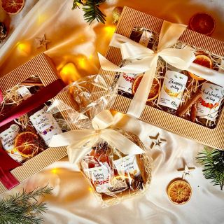 Moji milí zákazníci ❤️ podávám důležité hlášení k vánočnímu provozu ☝🏻. ✨ Kdo by ještě rád objednal na eshopu nějaké...